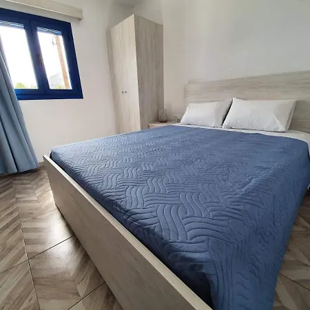Edem House Finikas לוטרו